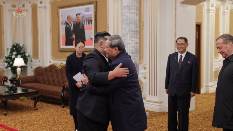 朝鲜10月10日在平壤市中心的金日成广场举行建党80周年阅兵式