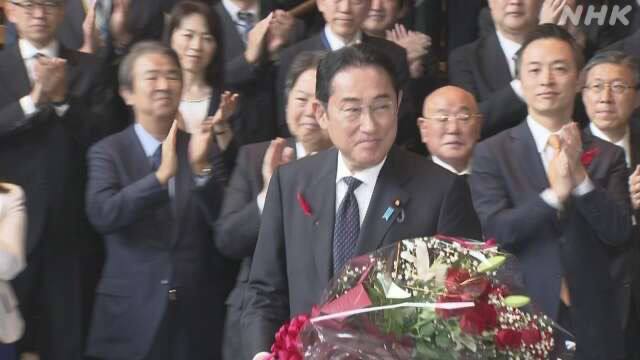 日本自民党总裁石破茂10月1日当选第102任首相，其在当天下午的众院全体会议首相指名选举中获得291票