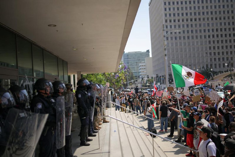 洛杉矶等多地反对移民与海关执法局（ICE）的抗议活动仍在持续