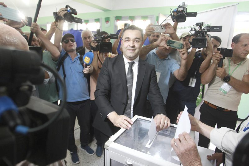 阿尔及利亚现任总统特本赢得总统选举，但结果遭包括特本在内的候选人质疑