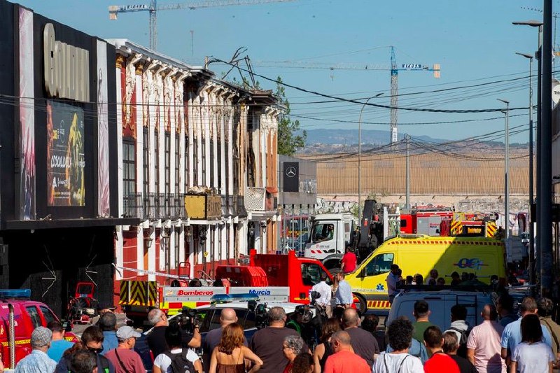 西班牙东南部城市穆尔西亚的一家迪厅10月1日发生火灾，造成至少13人死亡、4人受伤