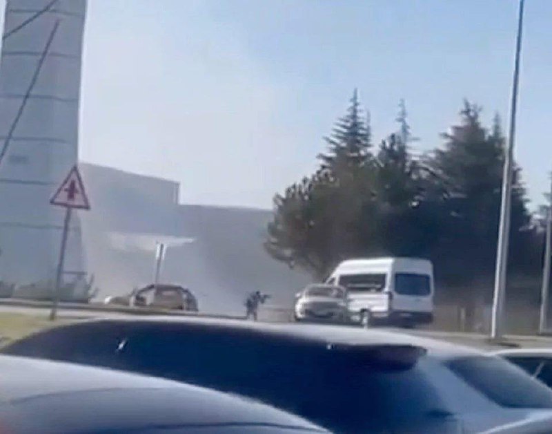 土耳其航空航天公司位于安卡拉省卡赫拉曼卡赞区的一个工厂23日发生爆炸，并响起枪声