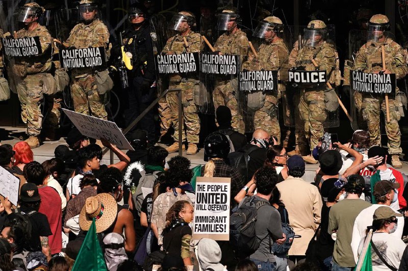 美国洛杉矶市长巴斯6月10日宣布，将于10日20时至11日6时在市中心1平方英里（2.59平方公里）的区域内实施宵禁，以阻止破坏和抢劫行为