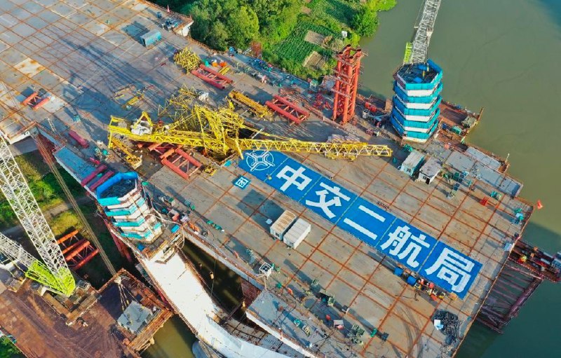 13日上午，成都简阳市金简仁快速路跨沱江大桥项目塔吊顶升过程中发生垮塌，事故造成6人死亡、5人受伤，伤者正在医院接受治疗，生命体征平稳