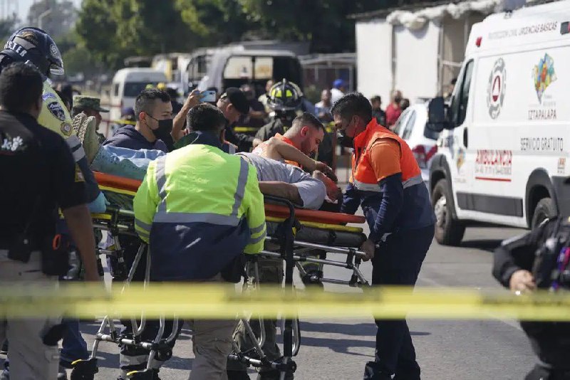 墨西哥首都墨西哥城地铁3号线两列列车7日上午发生追尾事故，造成1人死亡、57人受伤